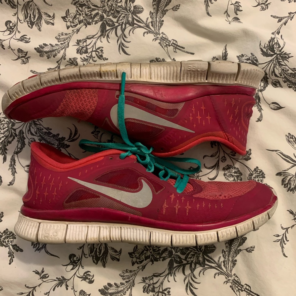 Durable WELL loved used nike free runs.